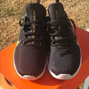 Women's Sz 9.5 Training Shoes